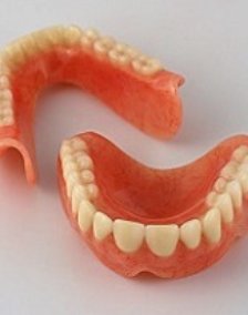הסכנות בשימוש בשיניים תותבות